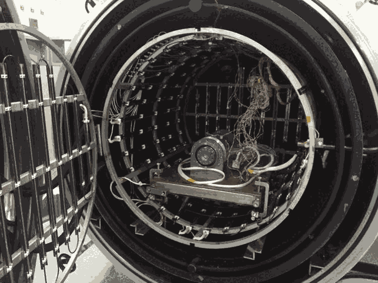 在真空罐腔體內做真空運動平臺控制系統的真空步進電機